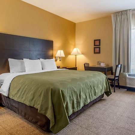 Quality Inn & Suites Lenexa Kansas City Dış mekan fotoğraf