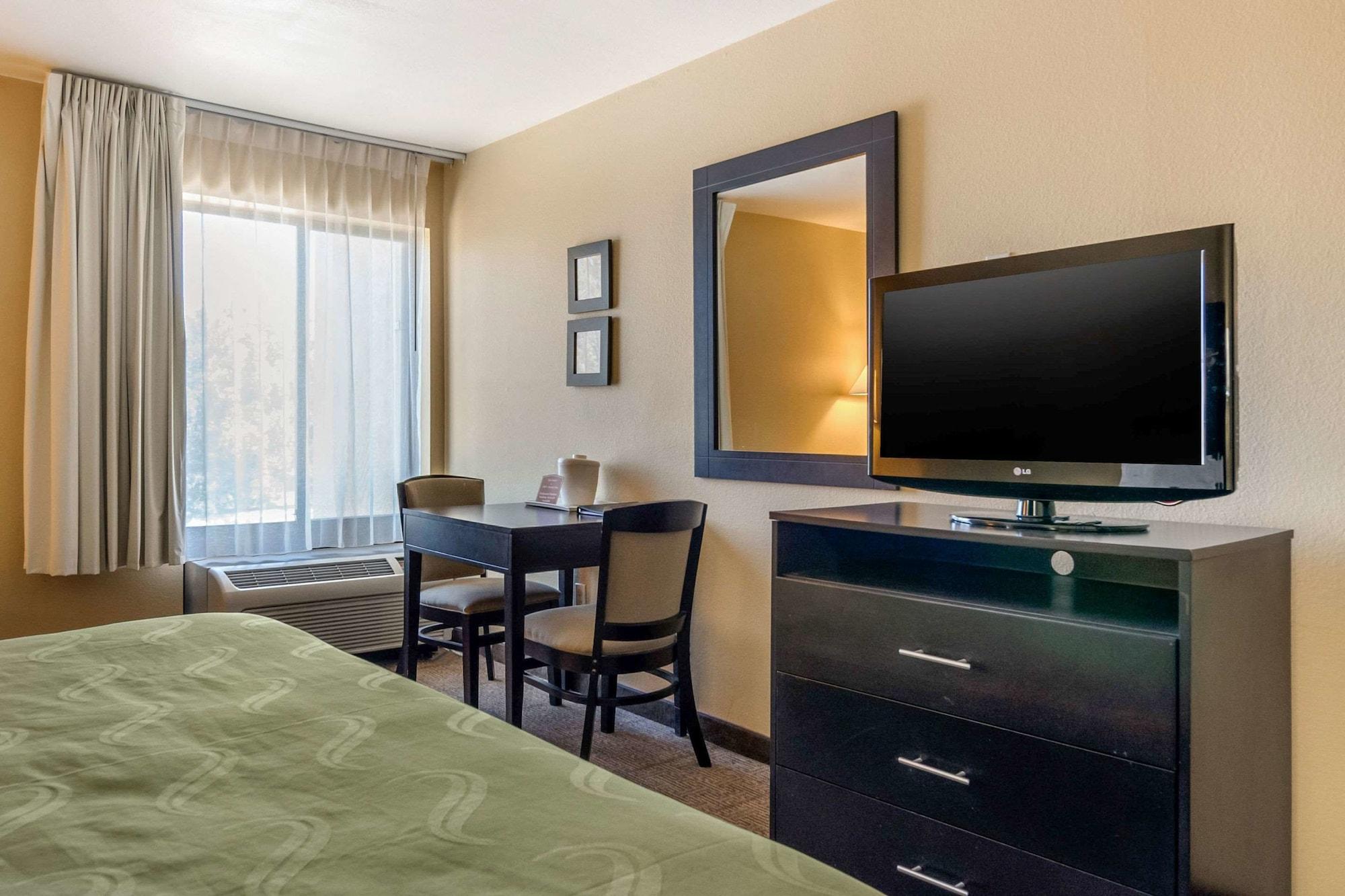 Quality Inn & Suites Lenexa Kansas City Dış mekan fotoğraf