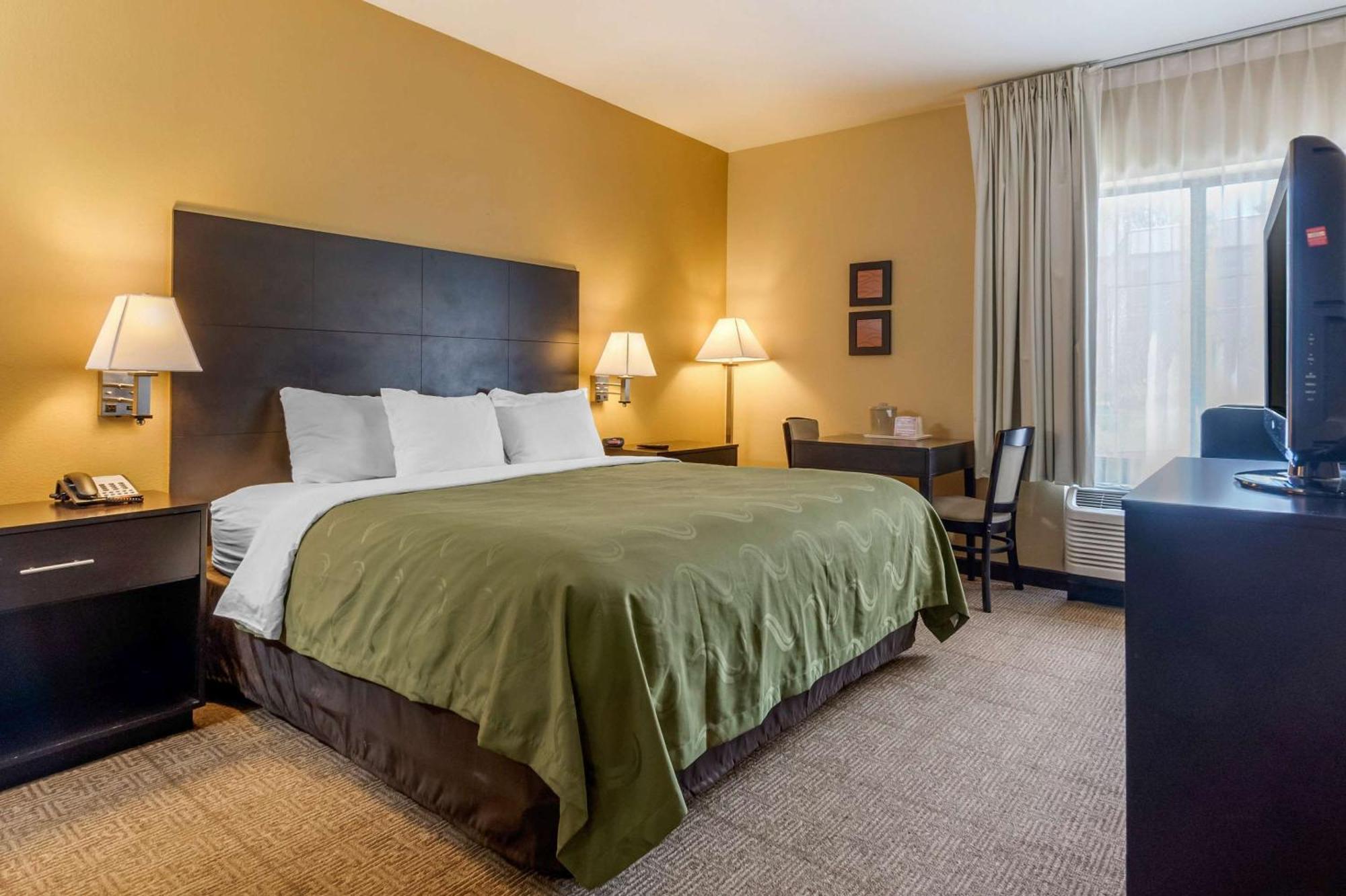 Quality Inn & Suites Lenexa Kansas City Dış mekan fotoğraf