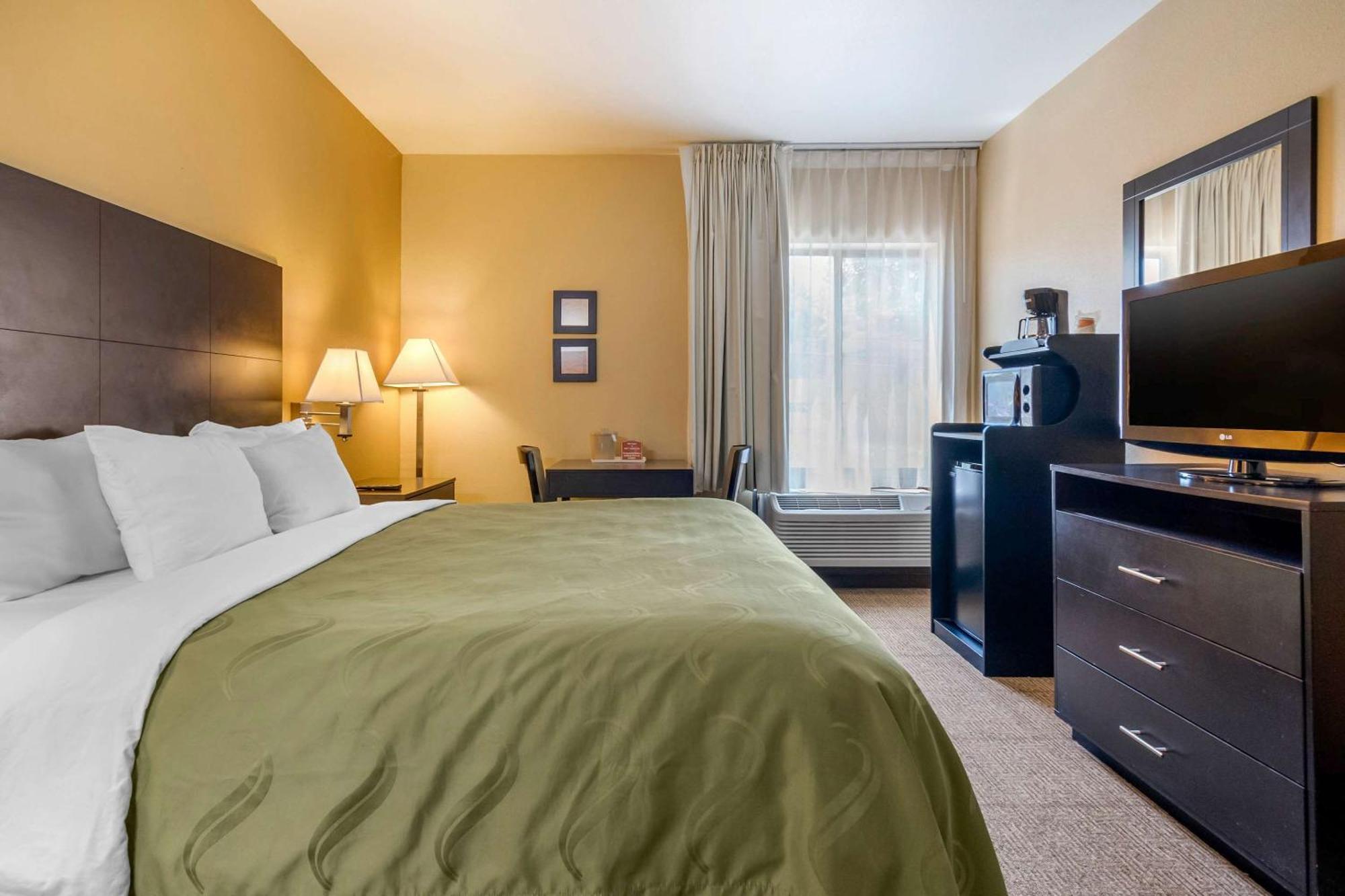 Quality Inn & Suites Lenexa Kansas City Dış mekan fotoğraf